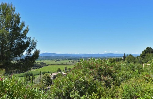 Beaufort Villa | Spacious Villa in Beaufort with Pool