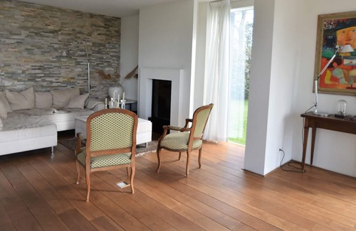 Bergen Villa | Spacious Villa in Bergen in Mountains with Garden near Sea