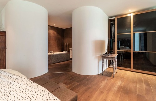 Bergen Villa | Spacious Villa in Bergen in Mountains with Garden near Sea