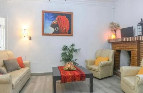 Guillena Villa | Spacious Villa in Guillena with Garden and Private Pool