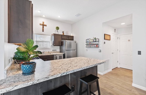 Wildwood Villa | Spacious villa in The Villages w/nice outdoor area south of turnpike.