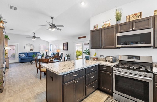 Wildwood Villa | Spacious villa in The Villages w/nice outdoor area south of turnpike.