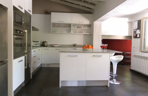 Begur Villa | Spacious Villa large Pool 7 b’rooms 8mins walk to Begur Padel tennis 1min away
