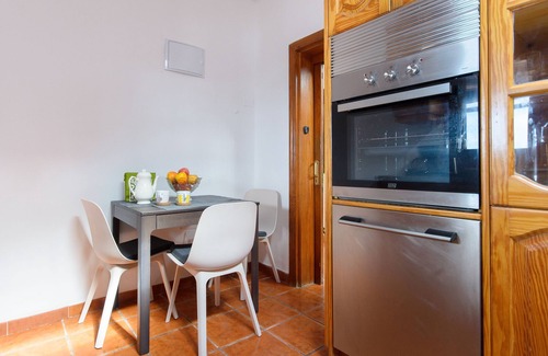 Mancha Blanca Villa | Spacious Villa "Las Calderetas" with Mountain View, Wi-Fi, Terrace & Pool
