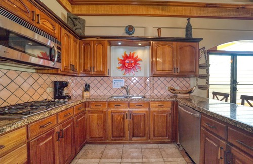 Placencia Villa | Spacious Villa on the Beach in Quiet North Placencia Village