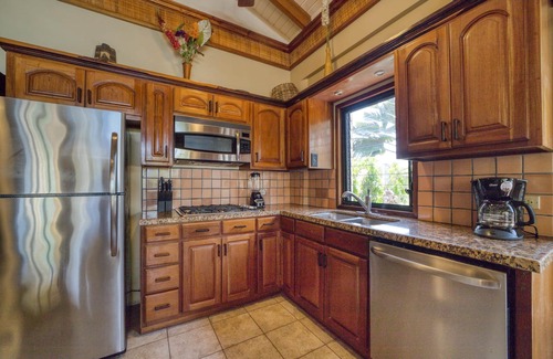 Placencia Villa | Spacious Villa on the Beach in Quiet North Placencia Village