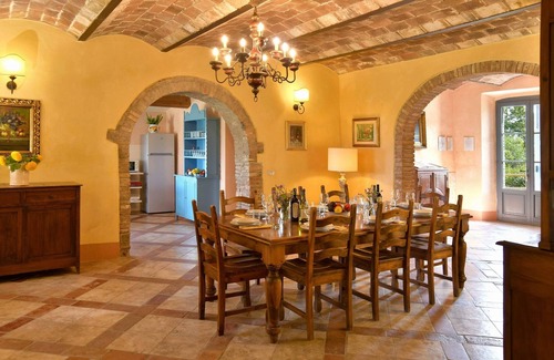 Bibbona Villa | Spacious villa with heated pool, A/C, Wi-Fi, BBQ, al fresco dining, sleep 20