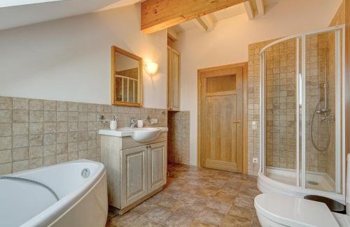 Moletai District Municipality House | Spacious Villa with Large Hall