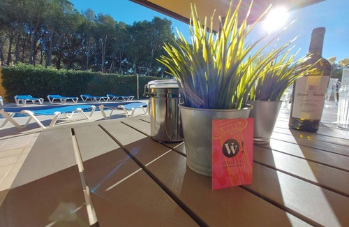 L'Escala Villa | Spacious villa with private pool, a stone's throw from the beaches of San Marti.