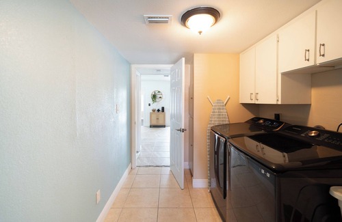Seminole House | Spacious Villa with Private Heated Pool - 5-Minutes To Beach