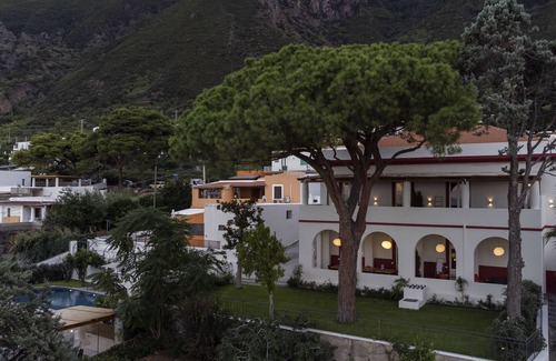 Malfa Villa | Spacious villa with terrace and pool. Sea views of Panarea and Stromboli.