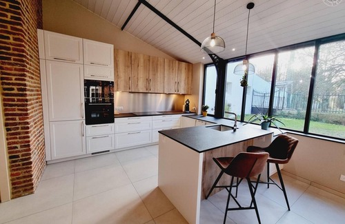 Arneke Cottage | Spacious Village Manor for 11 w/Garden, Near Lille & Dunkirk