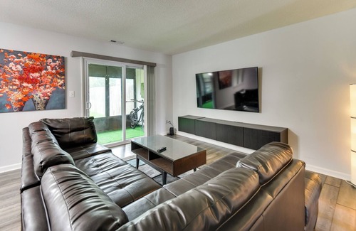 Norfolk - Virginia Beach House | Spacious Virginia Beach Home: 3 Mi to Town Center
