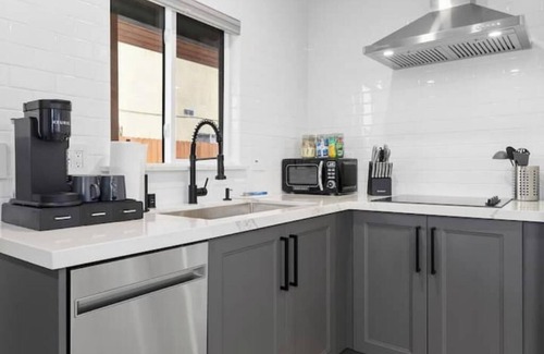 Los Angeles House | Spacious w/1BR 1bath - near DTLA East Los Angeles