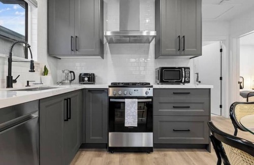 Los Angeles House | Spacious w/2BR 1bath - near DTLA East Los Angeles