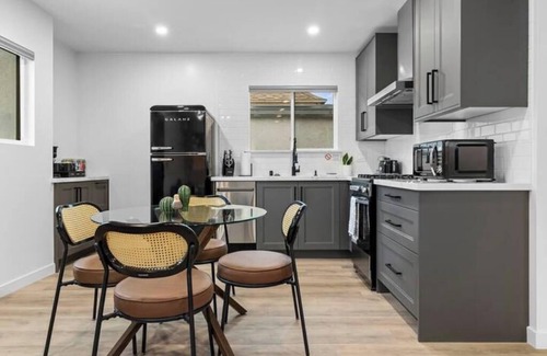 Los Angeles House | Spacious w/2BR 1bath - near DTLA East Los Angeles