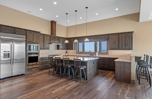 Spearfish House | Spacious w/Amazing View, Large Deck Spacious Open Plan Near Spearfish