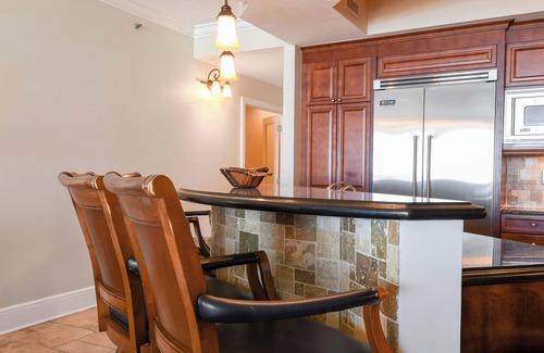 Fort Walton Beach Condo | Spacious w/beachfront balcony and upgraded electronics! 🏖️