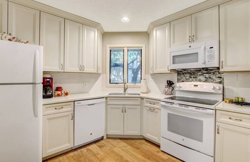 Fernandina Beach Villa | Spacious, Walk-to-beach, Single level
