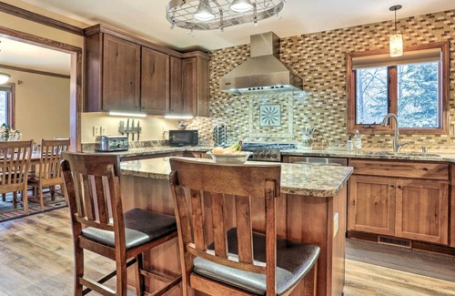 Wasilla House | Spacious Wasilla Home - 3 Mi to Downtown!