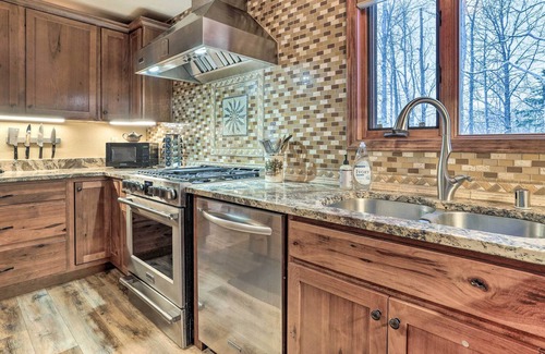 Wasilla House | Spacious Wasilla Home - 3 Mi to Downtown!