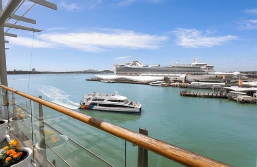 Auckland Central Business District Apartment | Spacious Water-front Apartment -Princes Wharf 2219