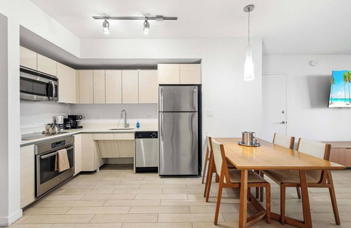 Hallandale Beach Apartment | Spacious Waterfront Escape - Balcony Bliss