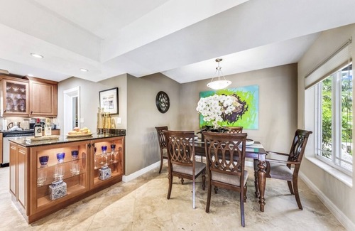 Central Corals House | Spacious WATERFRONT villa, heated salt water pool, very central, beach 5 min