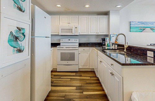 Fort Walton Beach - Destin Condo | Spacious, waterfront condo with gulf views, shared pools, & fitness room