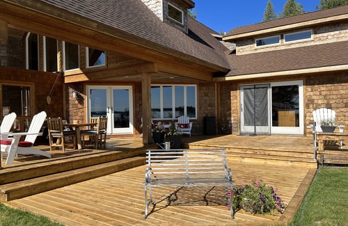 Hessel House | Spacious Waterfront Home in Hessel - Perfect for large families! Pet Friendly.