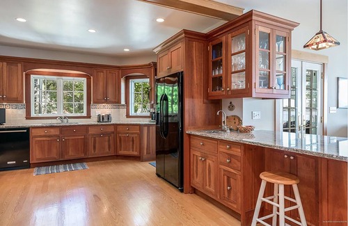 Freeport House | Spacious Waterfront Luxury Home