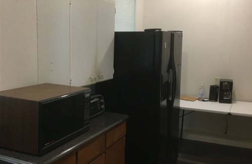 Mobile House | Spacious Welcoming 3-bedroom house with Wi-Fi, AC