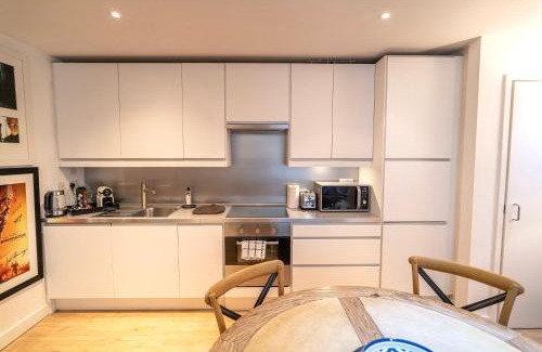 Fitzrovia Apartment | Spacious West End Duplex Apartment, W1 Central London