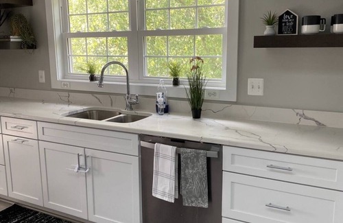 Round Hill Apartment | Spacious Whole Garage Apartment with Blue Ridge Views