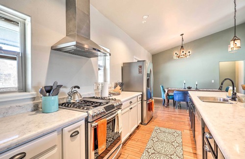 Williams House | Spacious Williams Home w/Yard: Near Hiking!