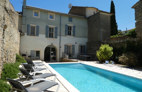 Ginestas House | Spacious Wine Country House.Shops & Restaurants 5 mins Walk. Heated Private Pool