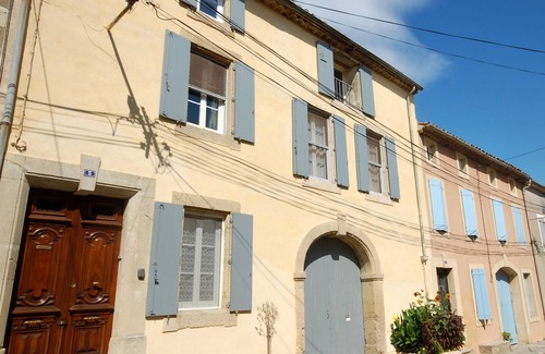 Ginestas House | Spacious Wine Country House.Shops & Restaurants 5 mins Walk. Heated Private Pool