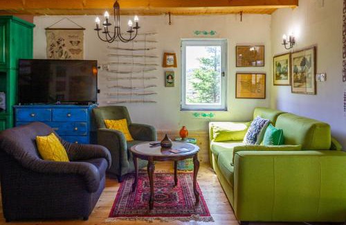 Tepacko Polje House | Spacious Wooden House Zabljak Retreat