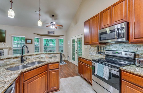 Navarre House | Spacious Yard! Navarre Home in Quiet Neighborhood