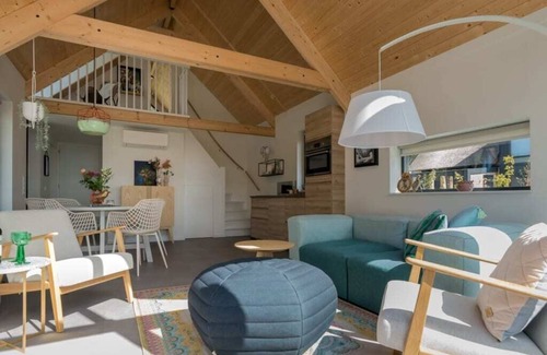 Westenschouwen House | Spaciousness with a fresh, soft interior, that's how this beautiful 4-person chalet can be described