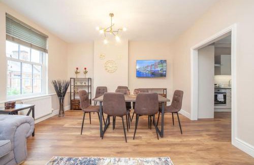Woolwich Riverside Apartment | Spacy 3 BR Woolwich apartment