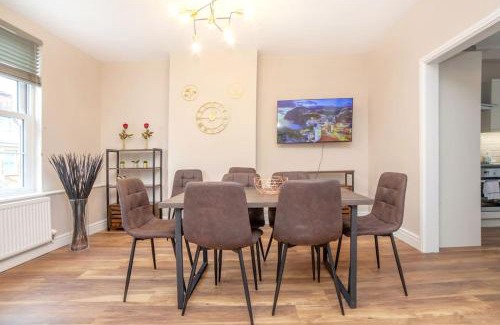 Woolwich Riverside Apartment | Spacy 3 BR Woolwich apartment