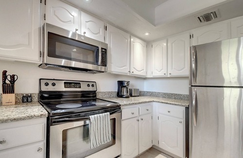 Paradise Valley Village Condo | Spaghetti Western