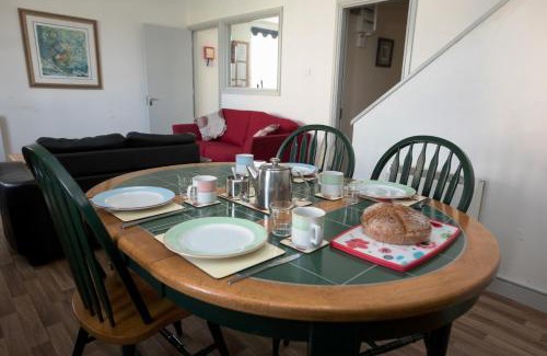 Kilkee House | Spanish Cove Holiday Homes Sleeps 5 by Trident Holiday Homes