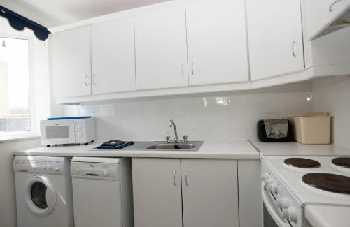 Kilkee House | Spanish Cove Holiday Homes Sleeps 5 by Trident Holiday Homes