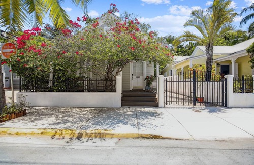 Uptown - Upper Duval House | Spanish Lime Cottage by AvantStay | Old Town Key West Location | Long Stays Only