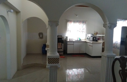 Spanish Town House | Spanish Palms Villa, in Spanish Town