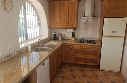 Torrevieja Villa | Spanish Villa with private pool 8x4 meters, 3 bedrooms, garage, driveway, airco