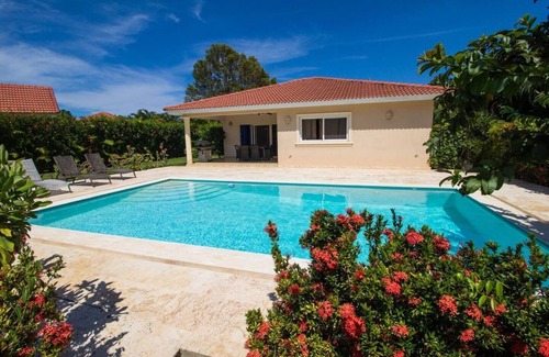 La Mulata Villa | Spanish villa with private pool— 8 min from the beach!