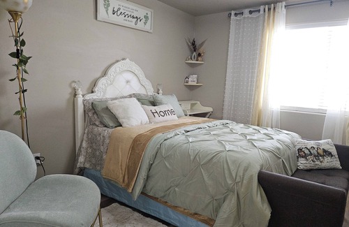 Pasco House | spare luxury room available Tri-Cities West Pasco WA